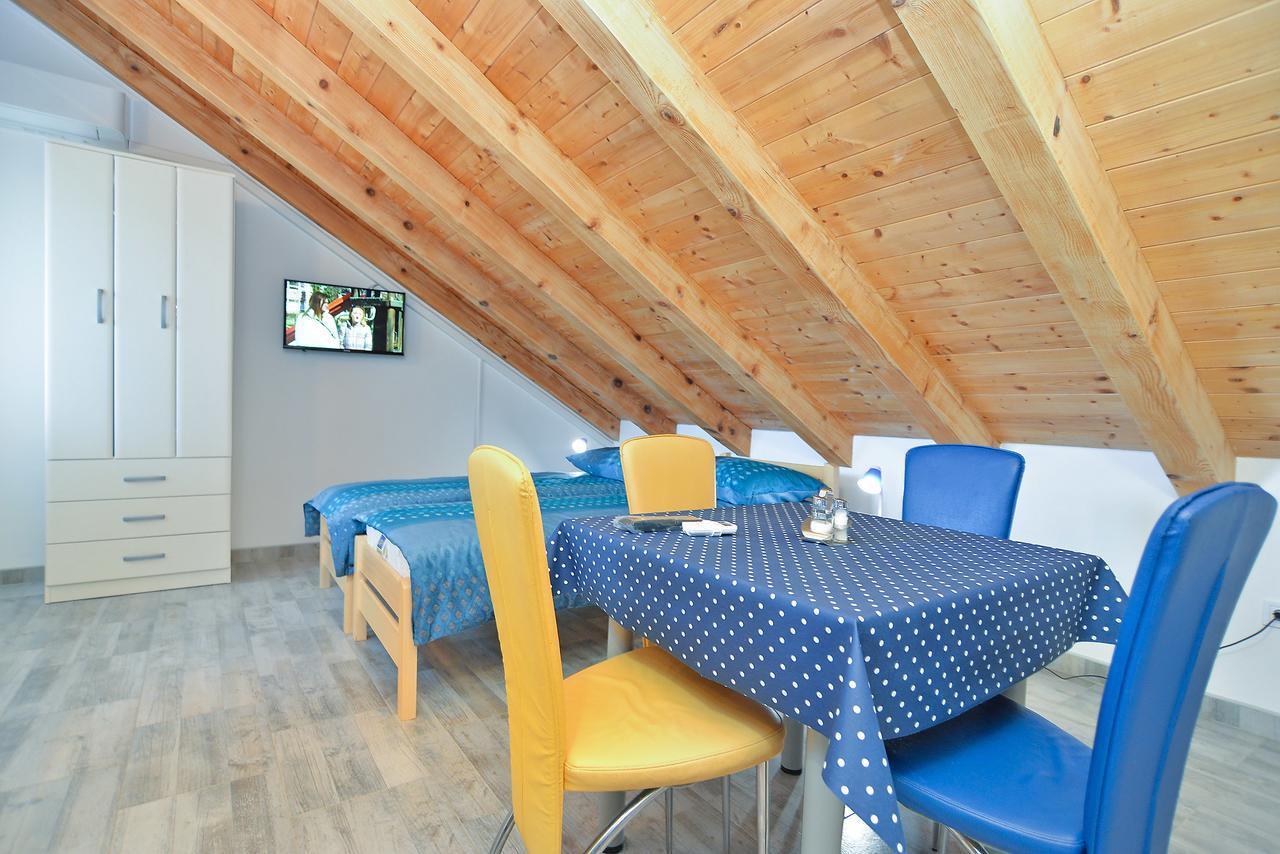 Josip 1713 Apartman *